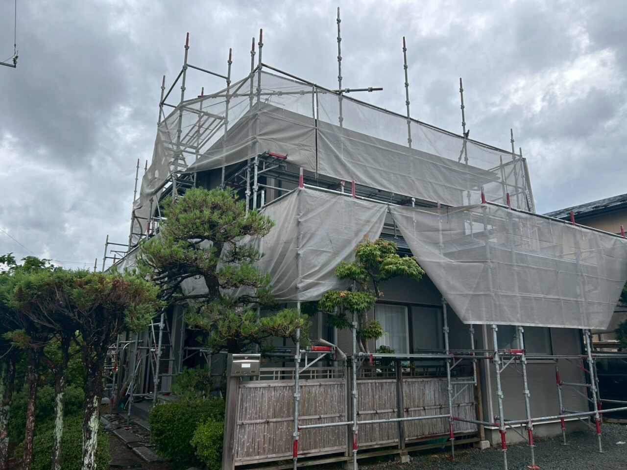 「このまま放置したら、どうなる？」紫波郡A様が屋根塗装と雨樋工事を決断した理由