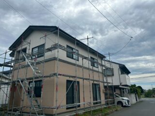 「お隣さんが火災保険で雨樋を直したって聞いて…うちも雪で壊れているんですけど、使えますか？」盛岡市K様が選んだ雨樋交換リフォーム