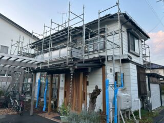 「雨の夜、ベランダにバシャバシャ音が響いて眠れない…」盛岡市R様が選んだ雨樋交換リフォーム