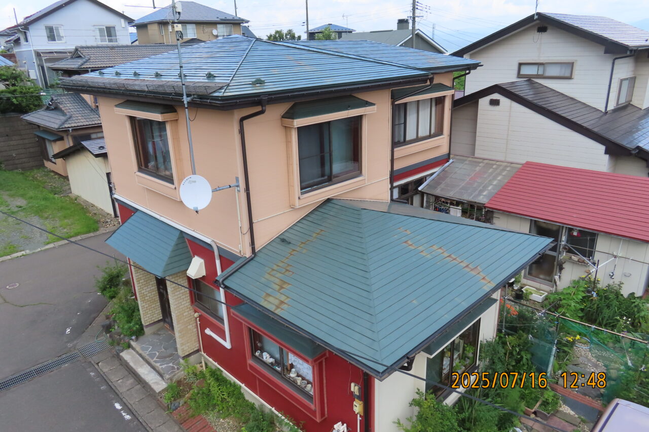 「雨樋だけ色あせて、外壁塗装したのに古く見える…」矢巾町K様が選んだ雨樋交換リフォーム