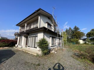 「屋根の傷みがひどくて、塗装じゃもう無理と言われて…」花巻市M様が選んだ屋根葺き替え×雨樋の2点セットリフォーム