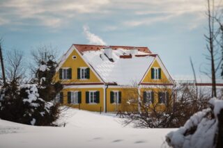 【岩手】冬の光熱費を削減！高断熱リフォームの費用対効果と補助金