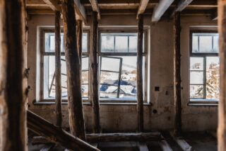 リフォームの「追加費用」を防ぐ！契約前の徹底的な現場調査の重要性
