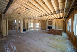 リフォームの「追加費用」を防ぐ！契約前の徹底的な現場調査の重要性