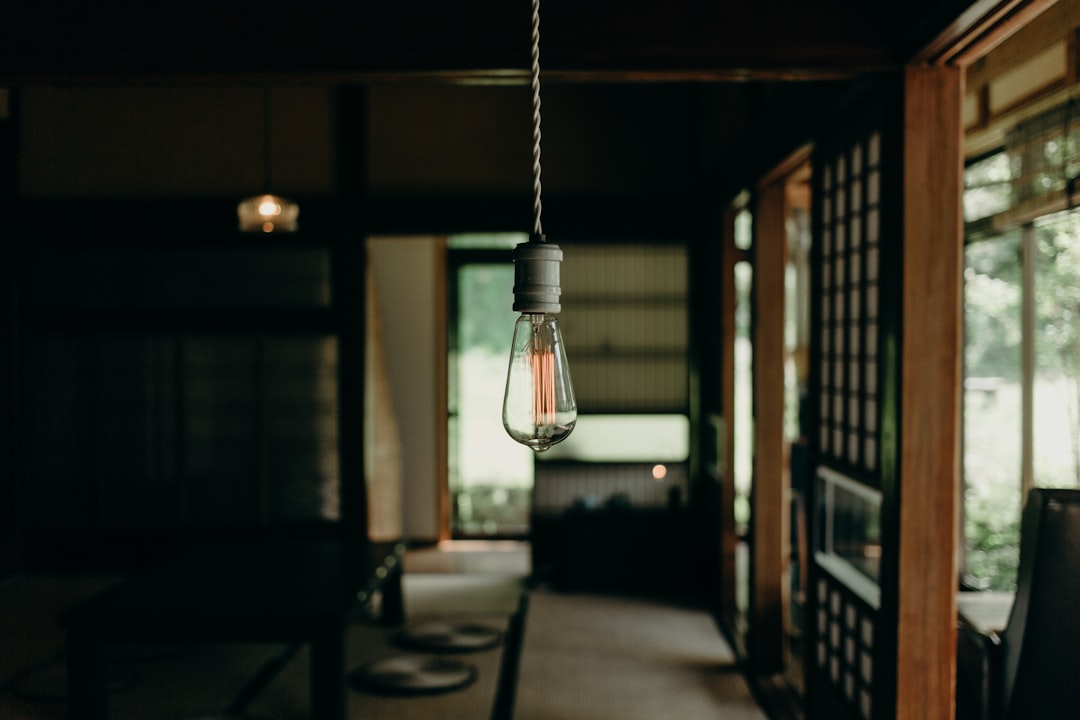 給湯器のトラブル対応！お湯が出ない時の応急処置と修理の相場